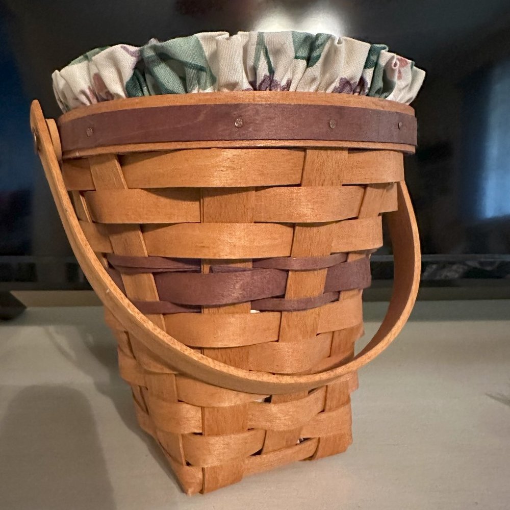 Longaberger 1994 Lilac Basket with Liner
